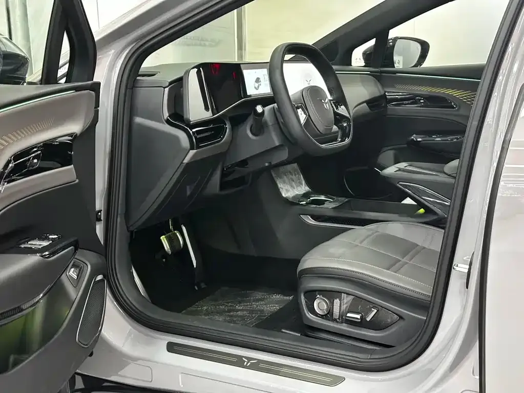 Hongqi EH7 2024 из CN, фото 9