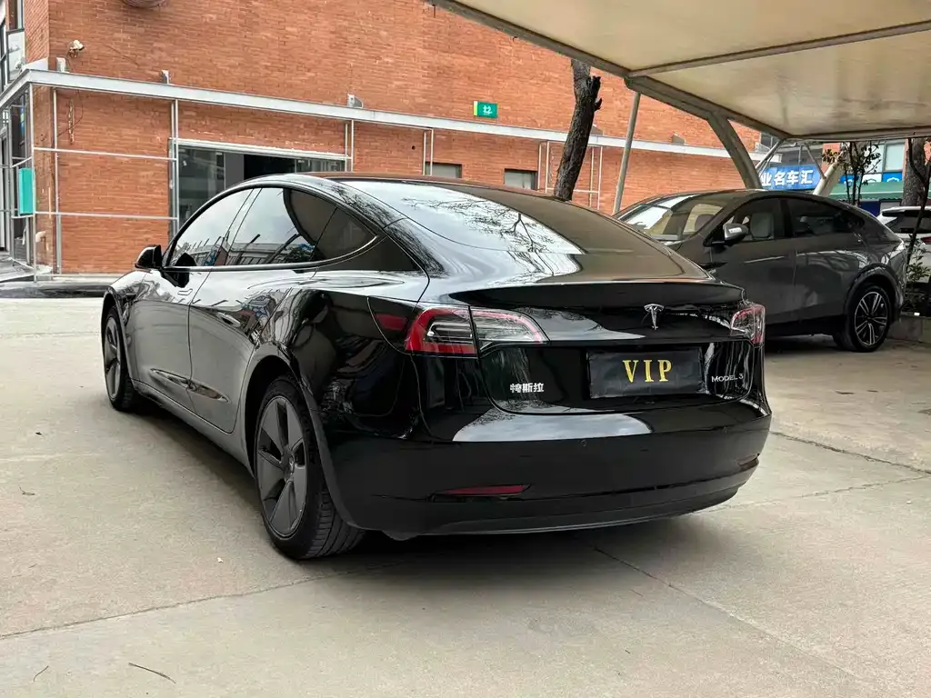 Tesla Model 3 — фото 9