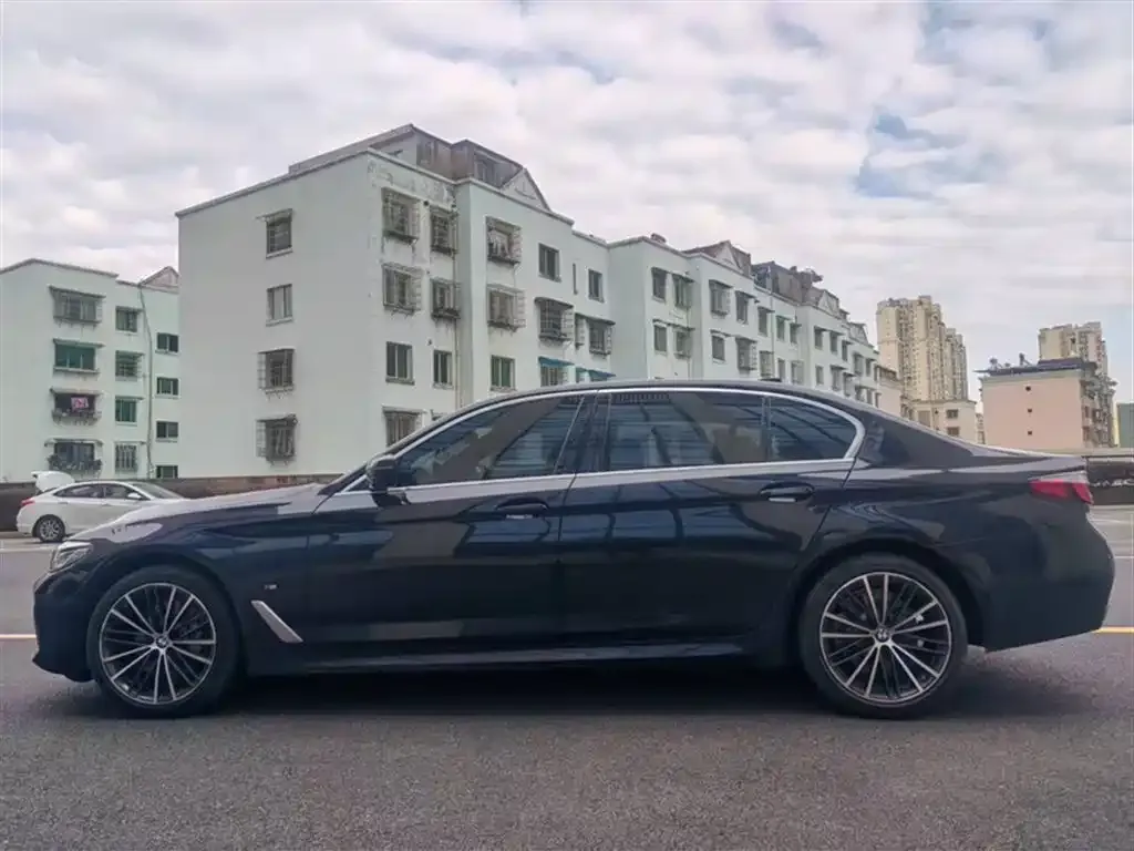 BMW 5 Series — фото 5