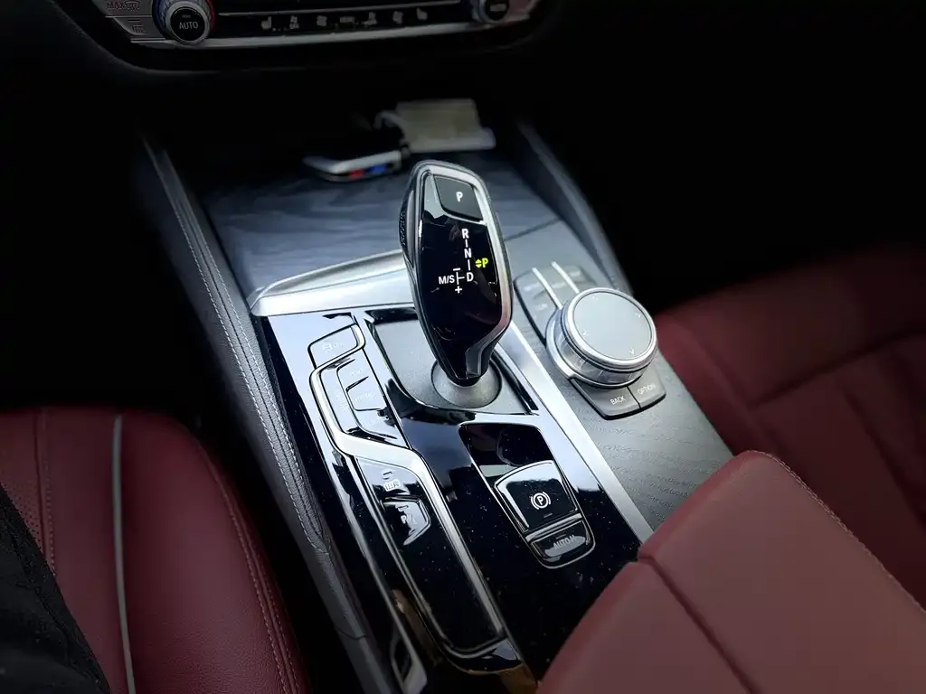 BMW 5 Series New Energy — фото 8