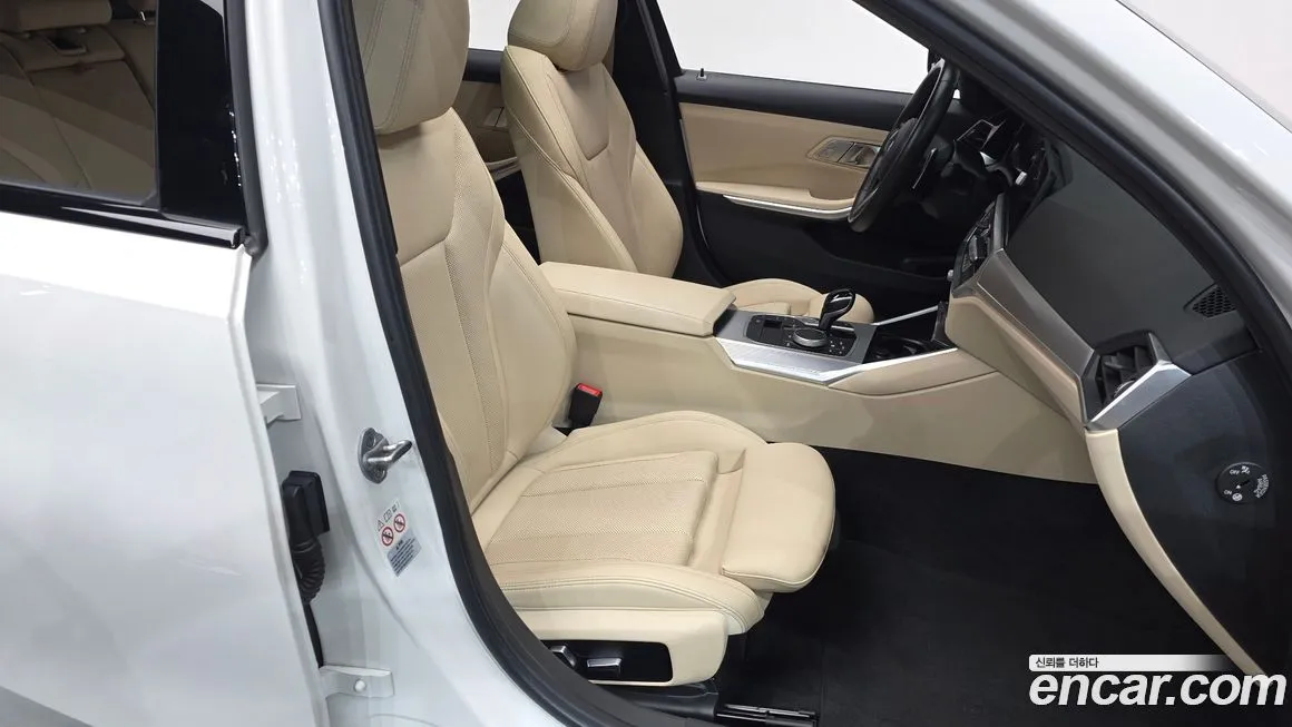 BMW 3-Series 2022 из KR, фото 10