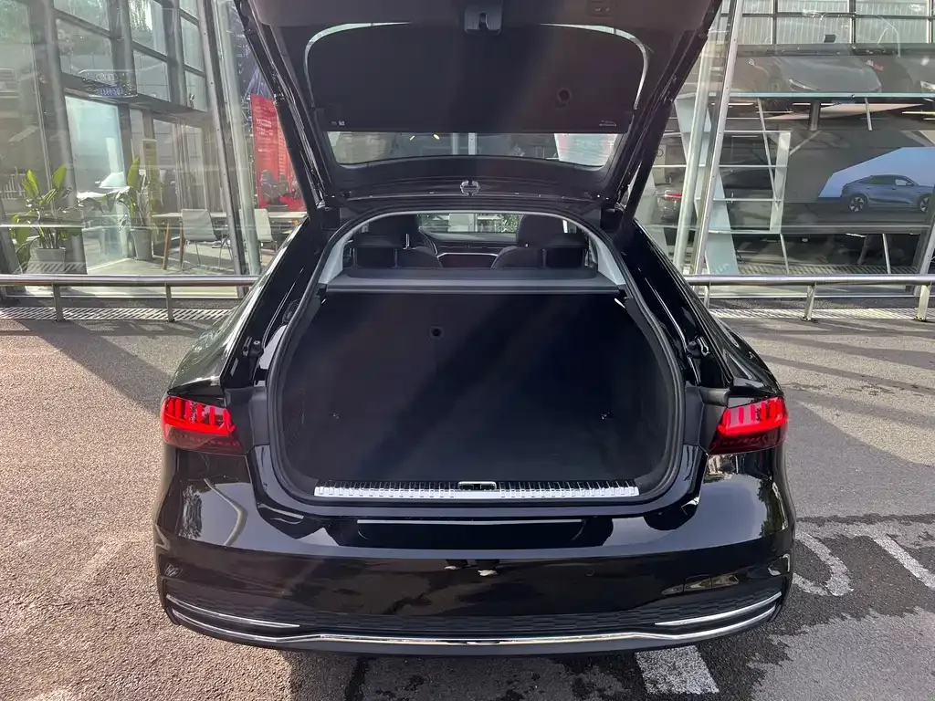 Audi A7 2024 из CN, фото 7