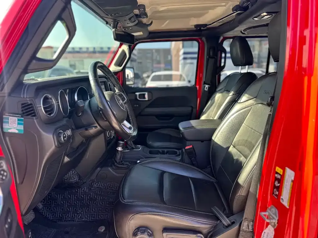 Jeep Wrangler — фото 10