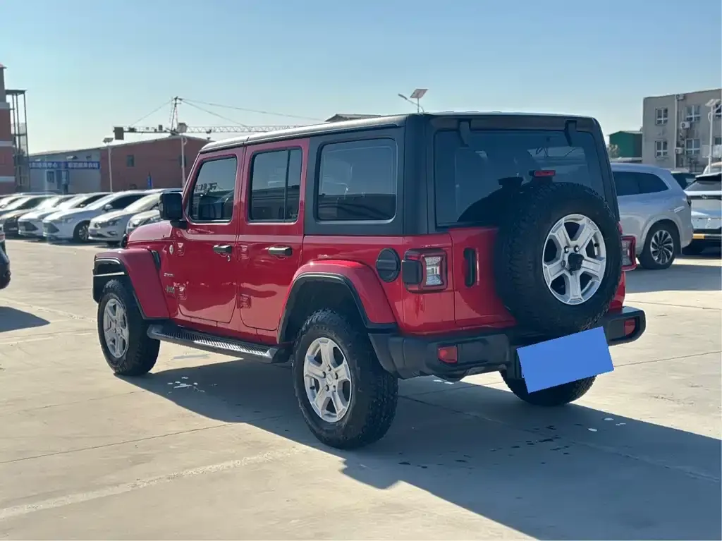 Jeep Wrangler — фото 7