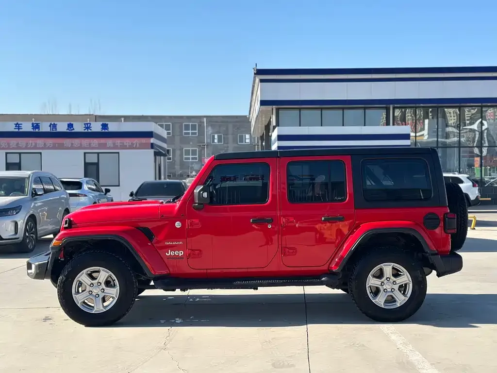 Jeep Wrangler — фото 8