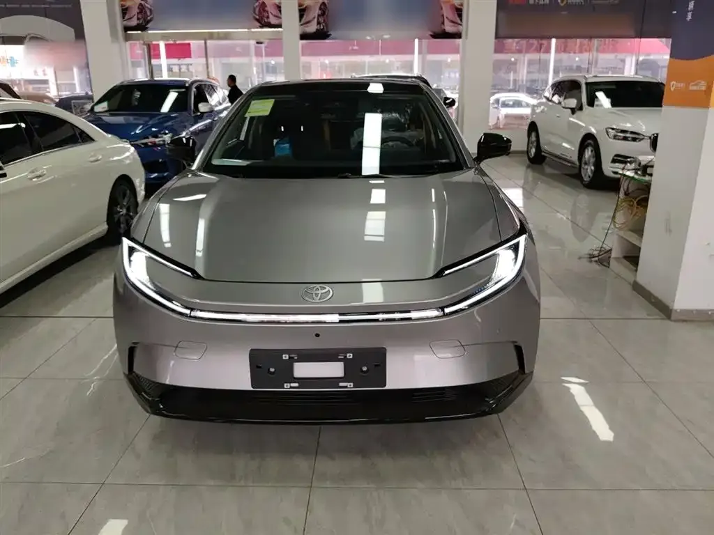 Toyota bZ5 2025 из CN, фото 3