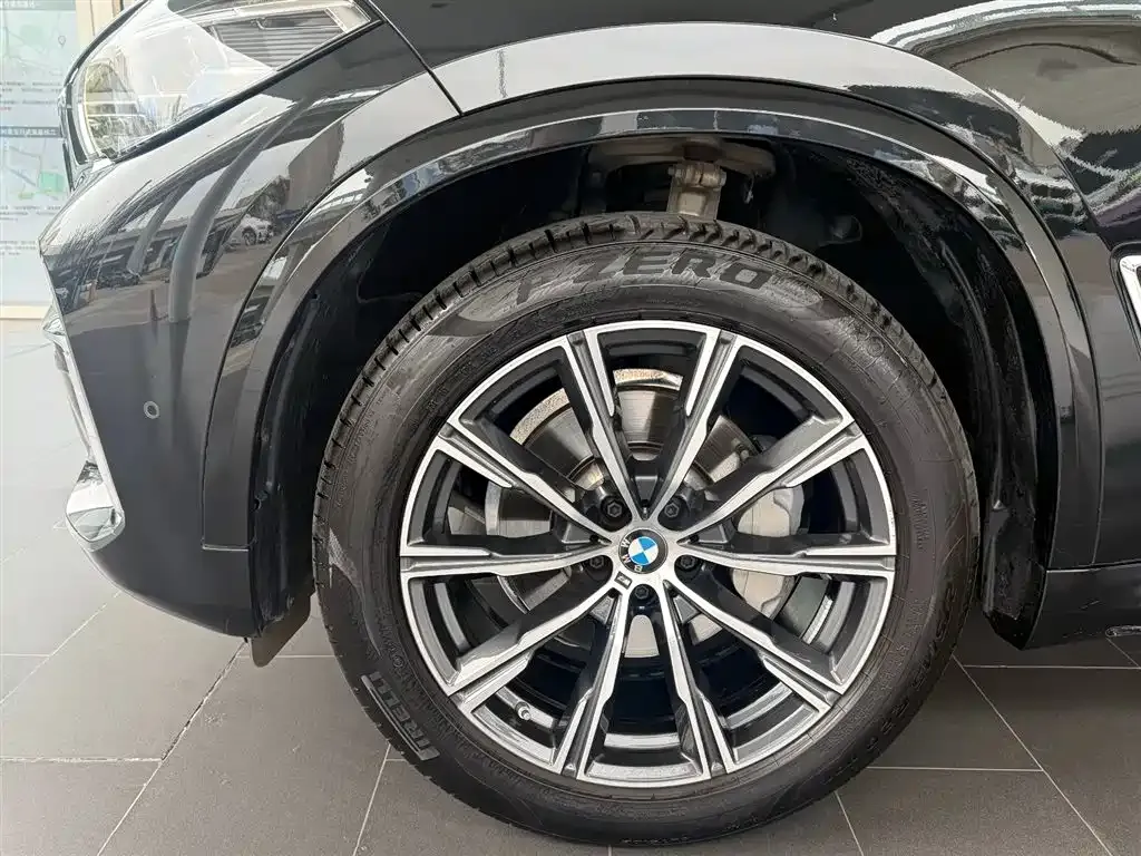 BMW X5 — фото 6