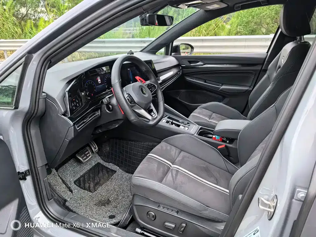 Volkswagen Golf 2024 из CN, фото 4