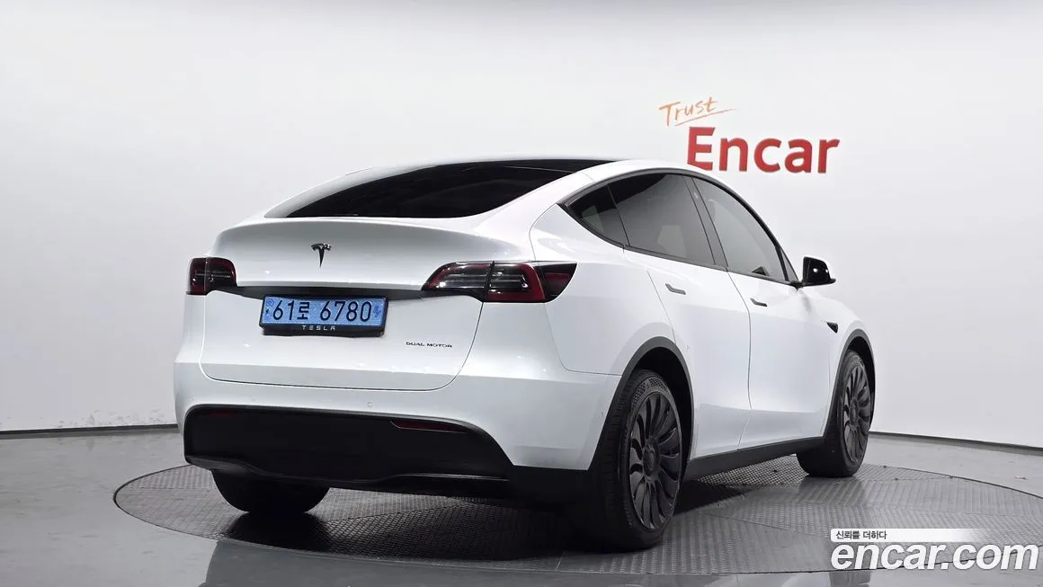 Tesla Model Y — фото 2
