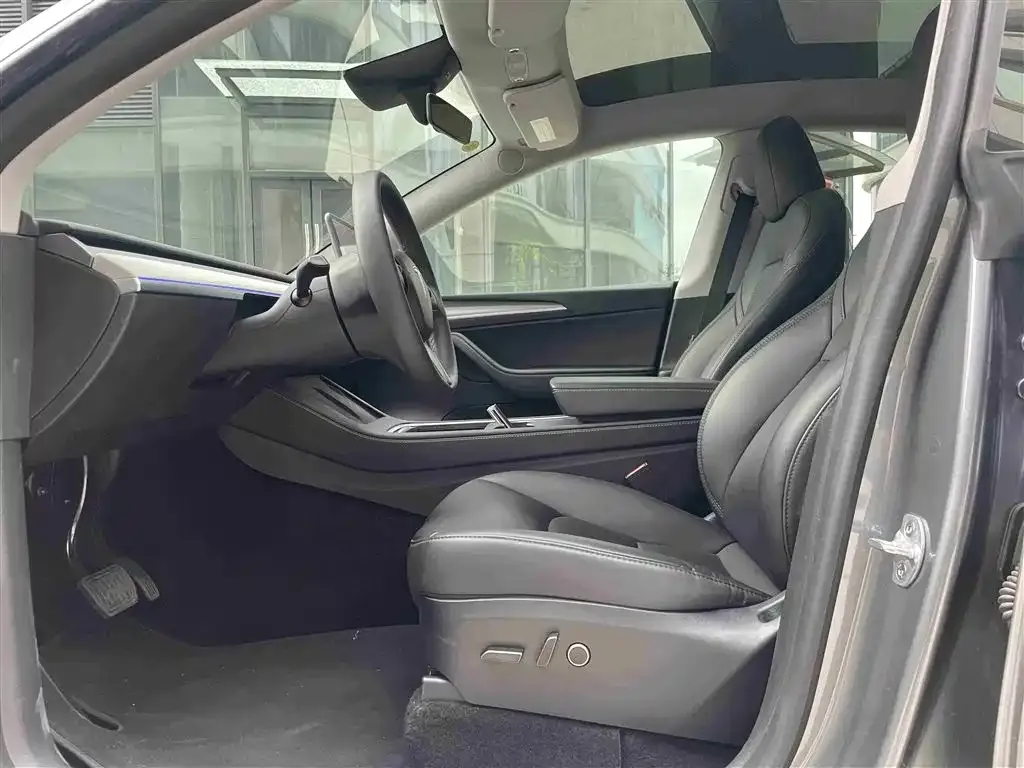Tesla Model Y 2024 из CN, фото 7