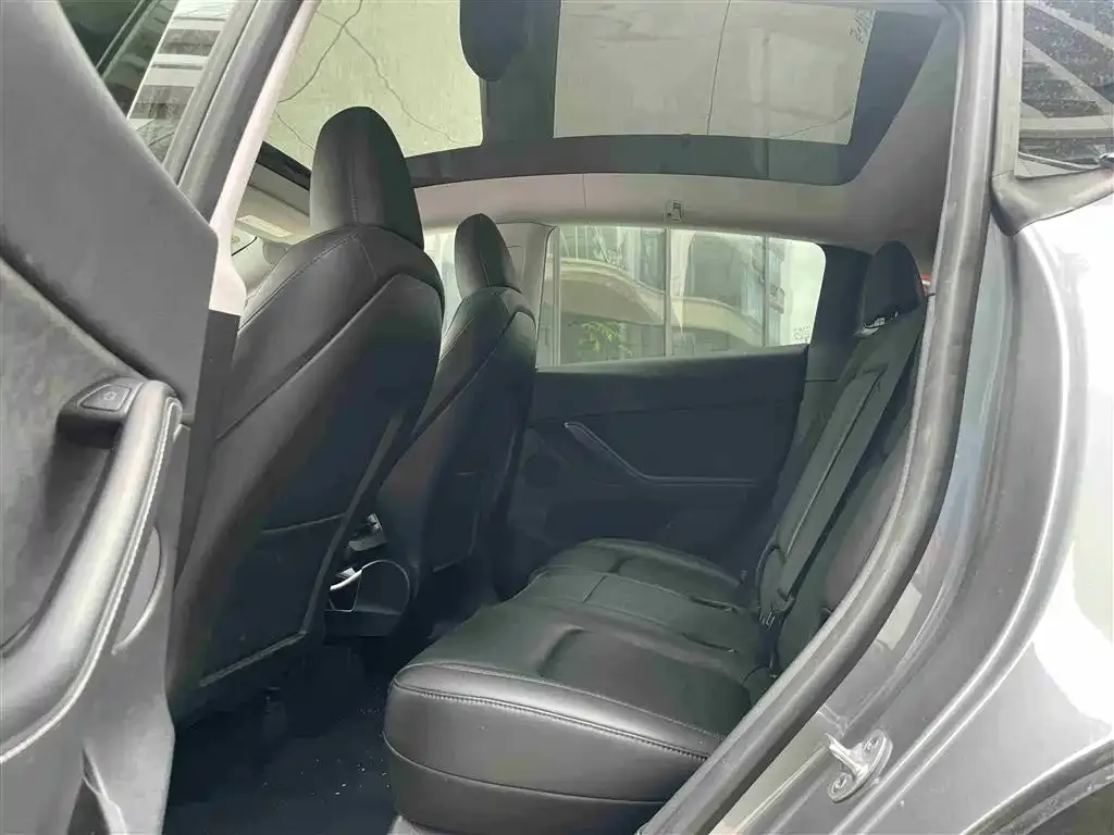 Tesla Model Y 2024 из CN, фото 8