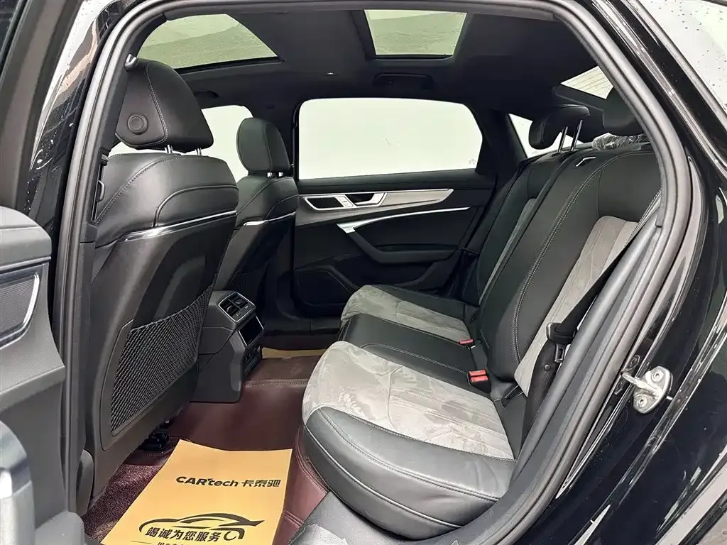 Audi A6L 2023 из CN, фото 9