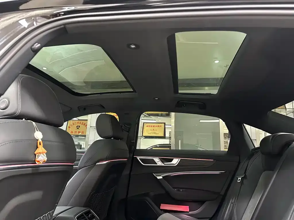 Audi A6L 2024 из CN, фото 10