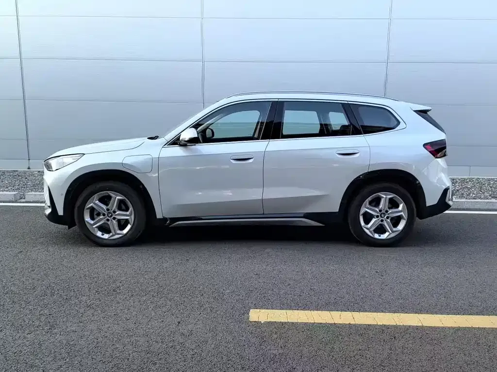 BMW iX1 2025 из CN, фото 5