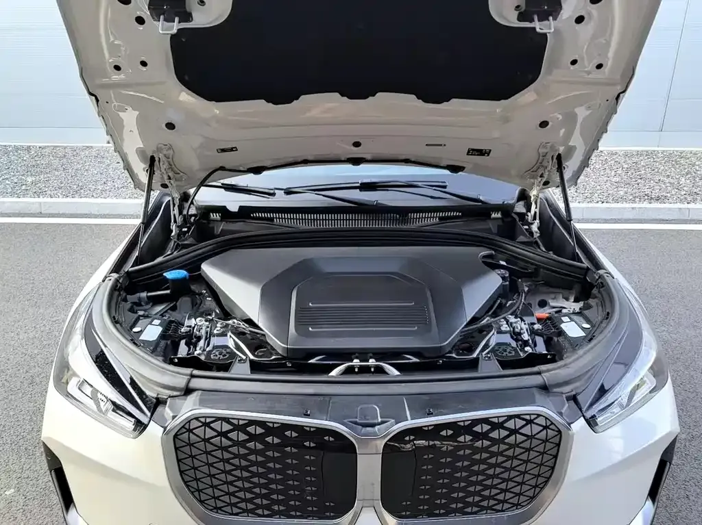 BMW iX1 2025 из CN, фото 7