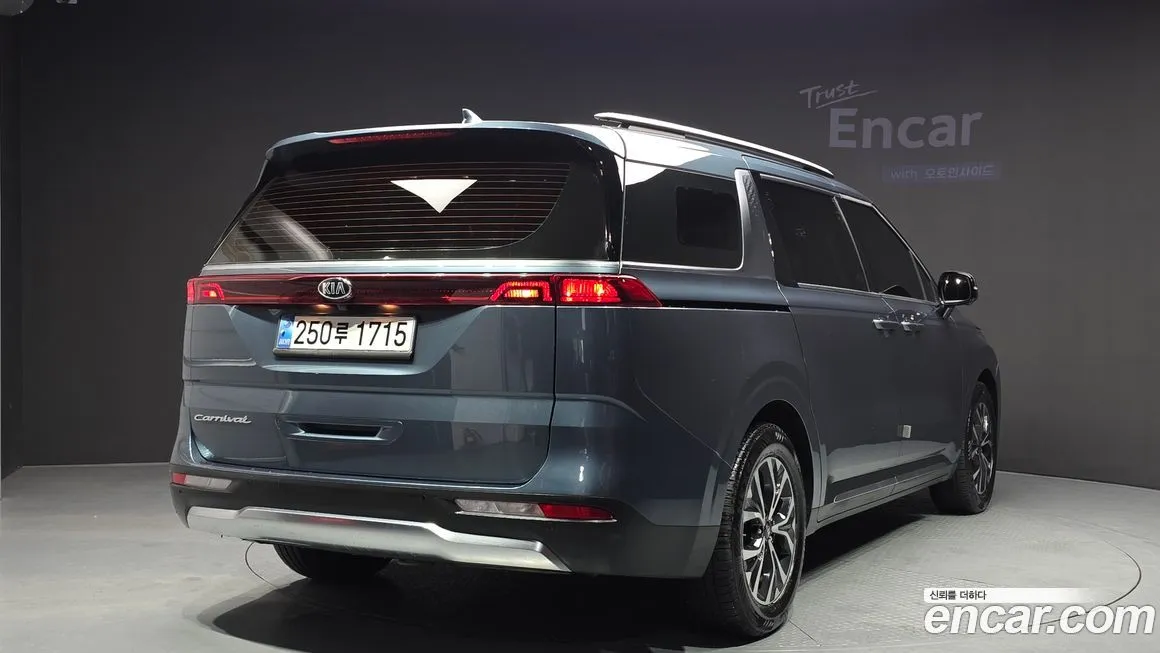 Kia Carnival — фото 2