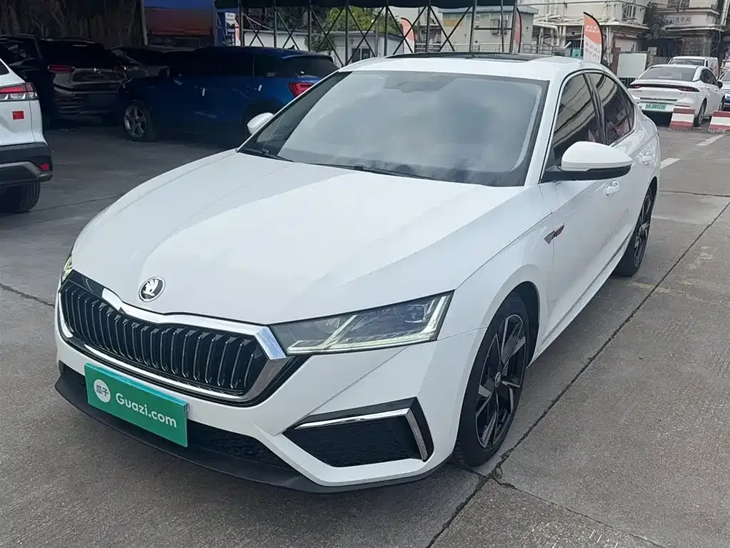 Skoda Octavia — фото 2
