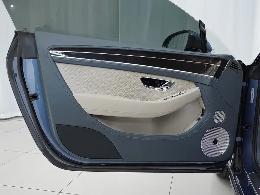 Bentley Continental 2021 из CN, фото 7