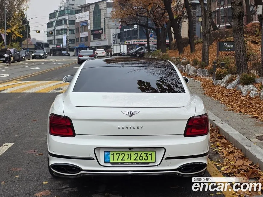 Bentley Flying Spur 2023 из KR, фото 7