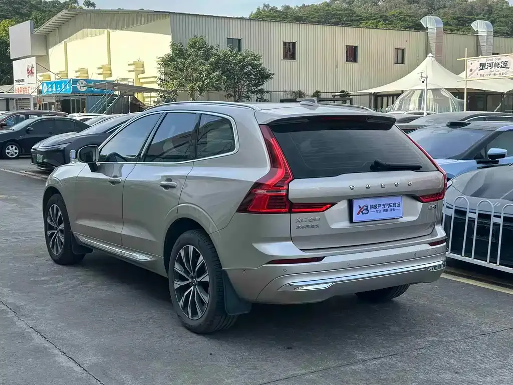 Volvo XC60 — фото 4