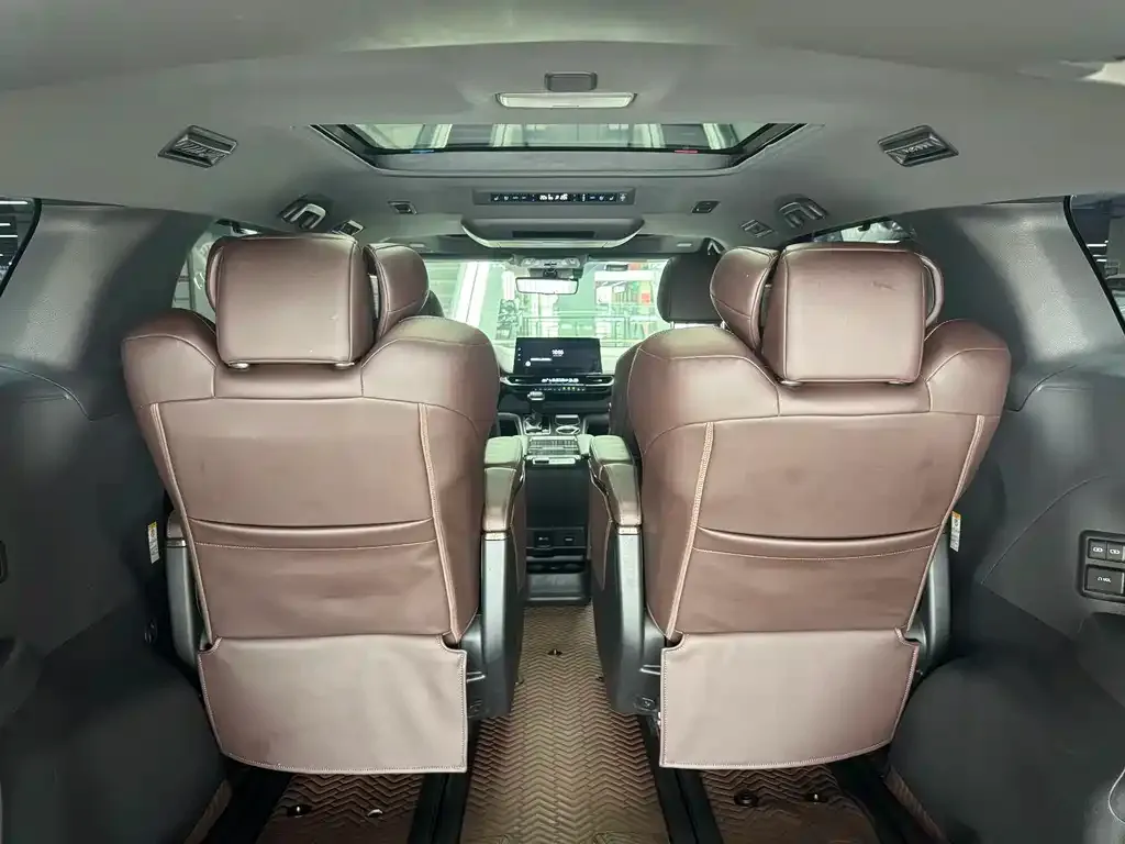 Toyota Sienna — фото 4