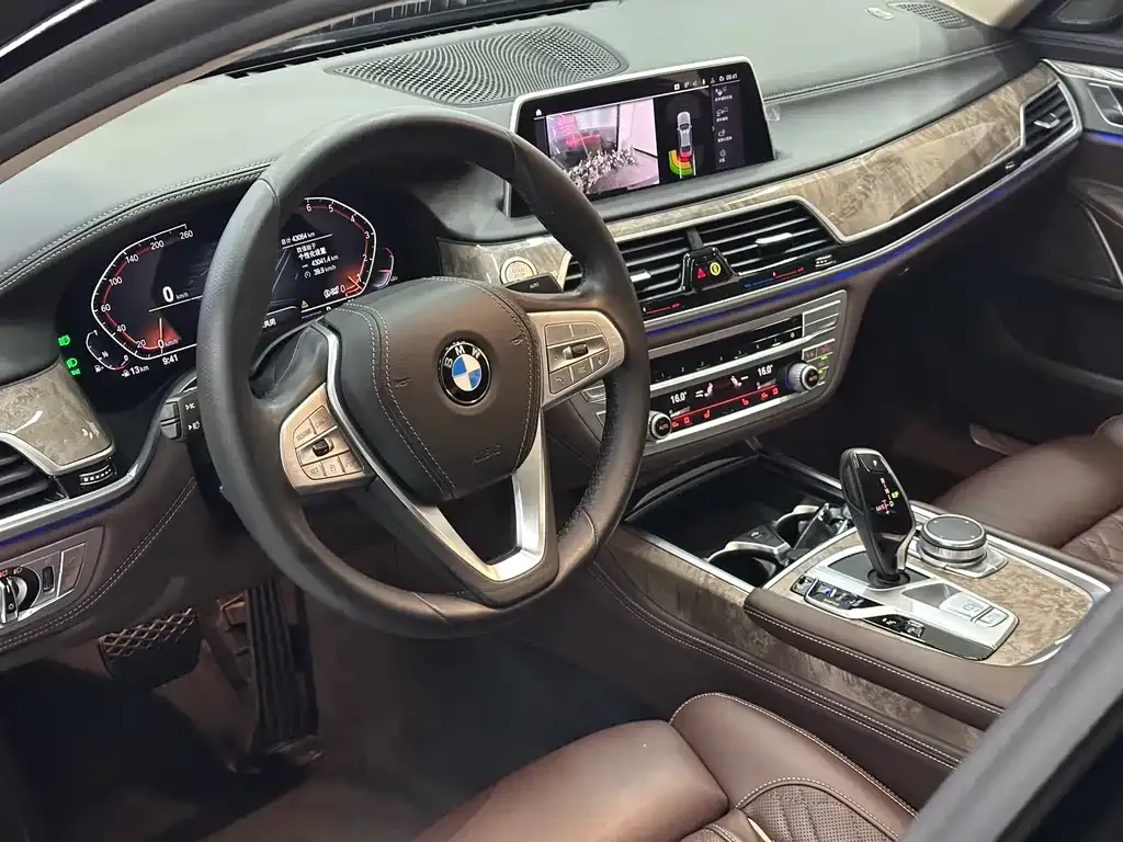 BMW 7 Series 2022 из CN, фото 9