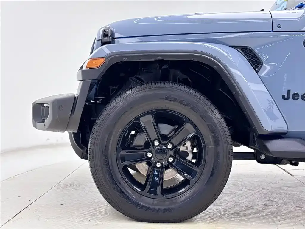 Jeep Wrangler 2023 из CN, фото 6