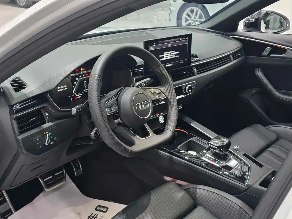 Audi A4L 2024 из CN, фото 4
