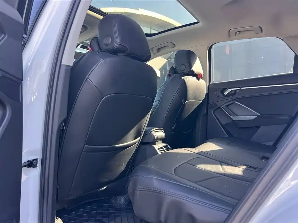 Audi Q3 Sportback 2023 из CN, фото 2