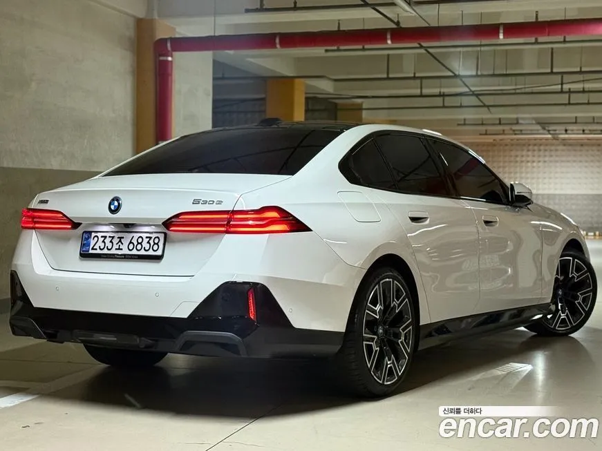 BMW 5-Series 2025 из KR, фото 3