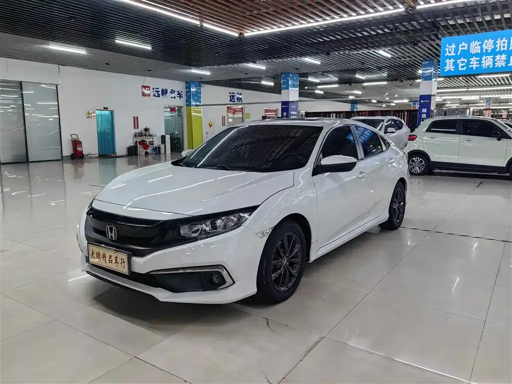 Honda Civic — фото 1