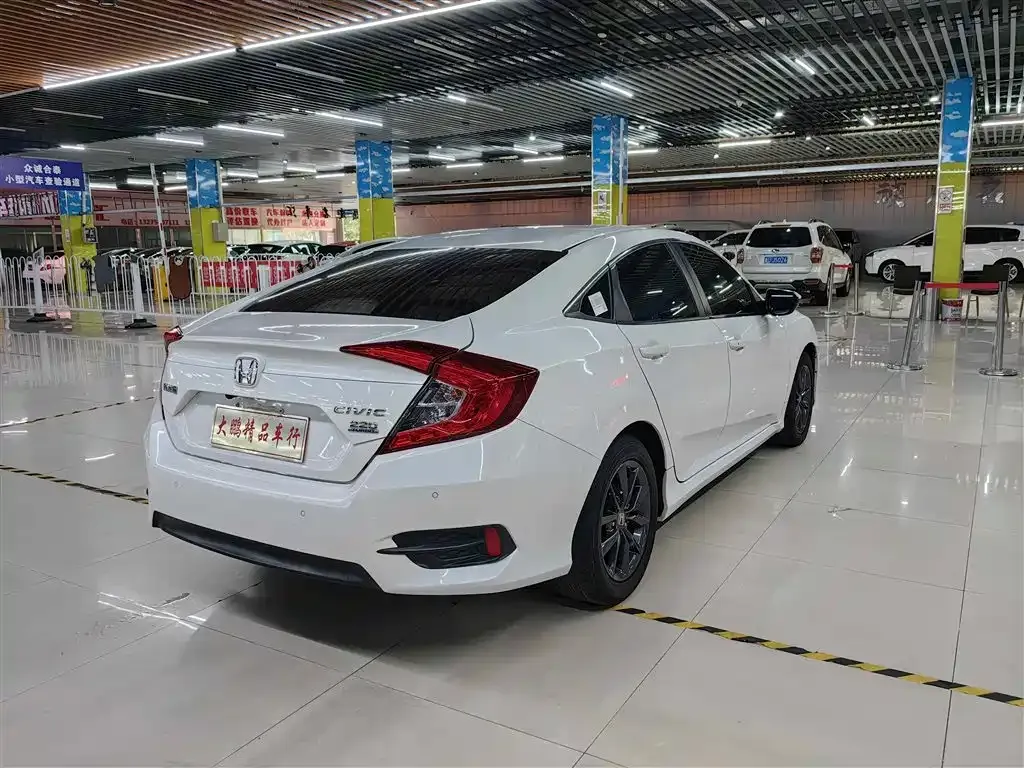 Honda Civic — фото 4
