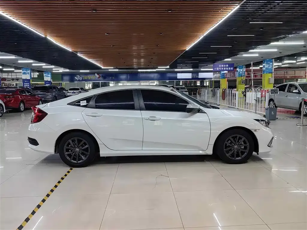 Honda Civic — фото 7