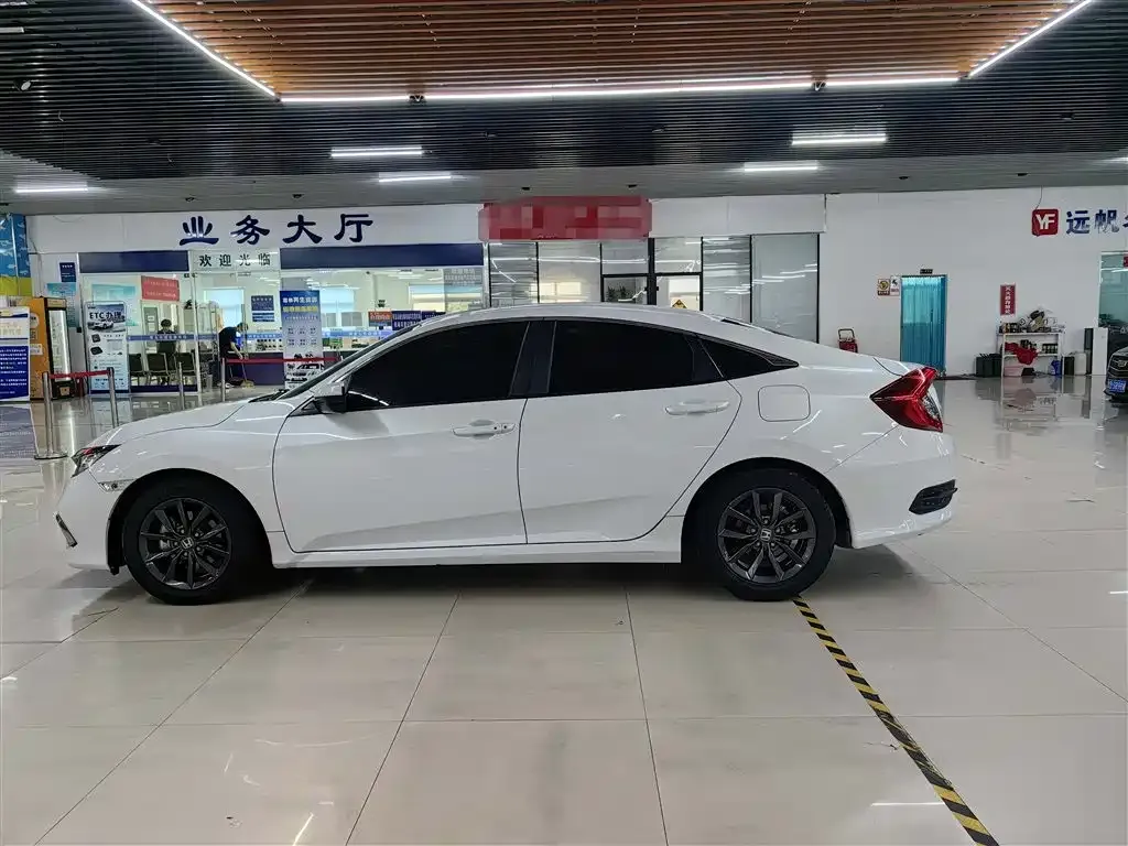 Honda Civic — фото 8