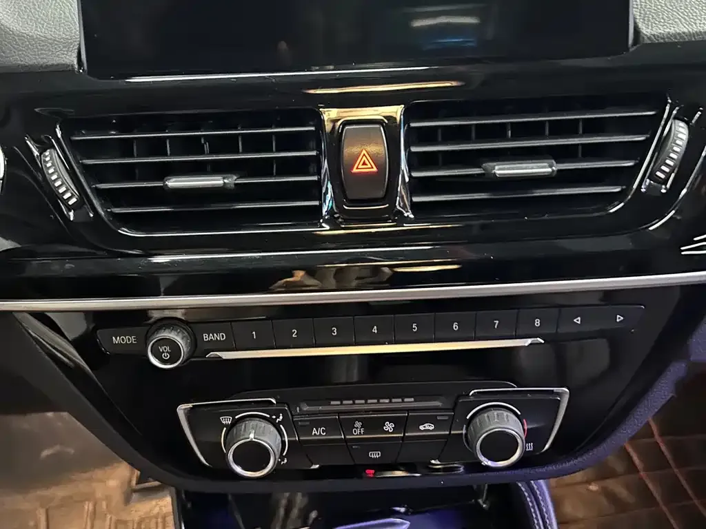 BMW 1 Series 2021 из CN, фото 7