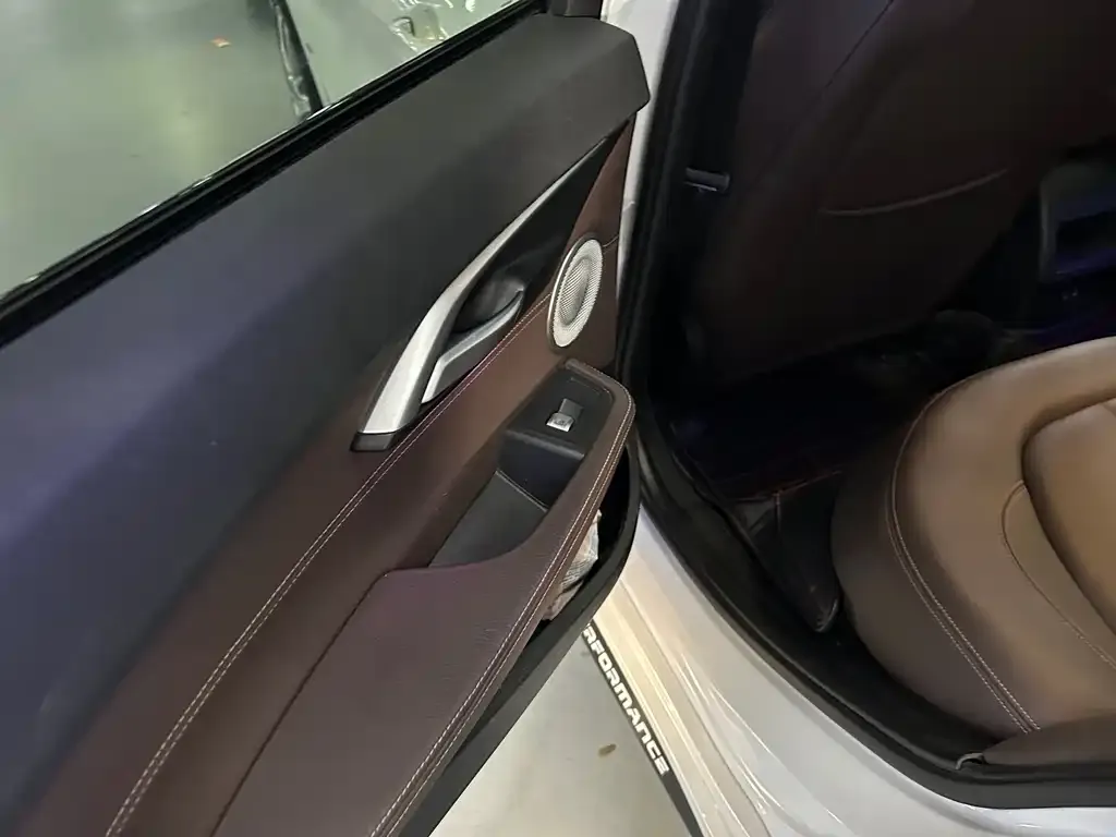 BMW 1 Series 2021 из CN, фото 9