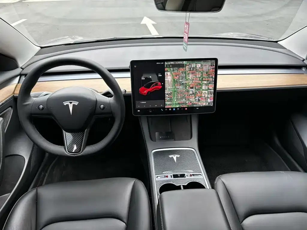 Tesla Model 3 — фото 6