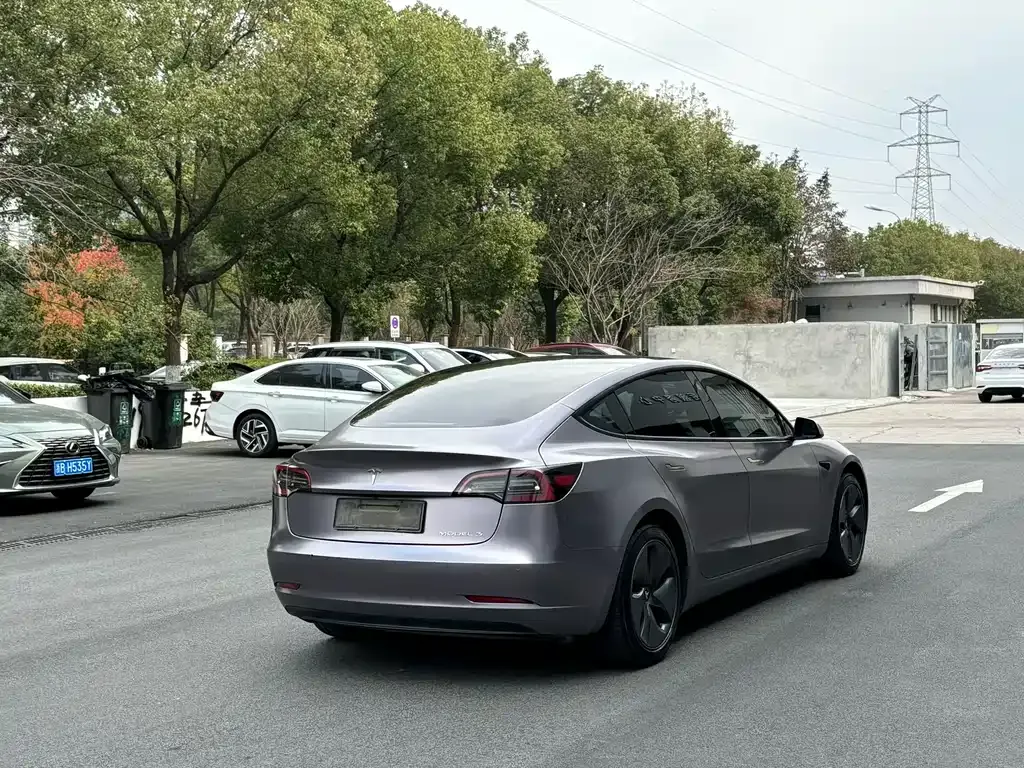Tesla Model 3 — фото 7