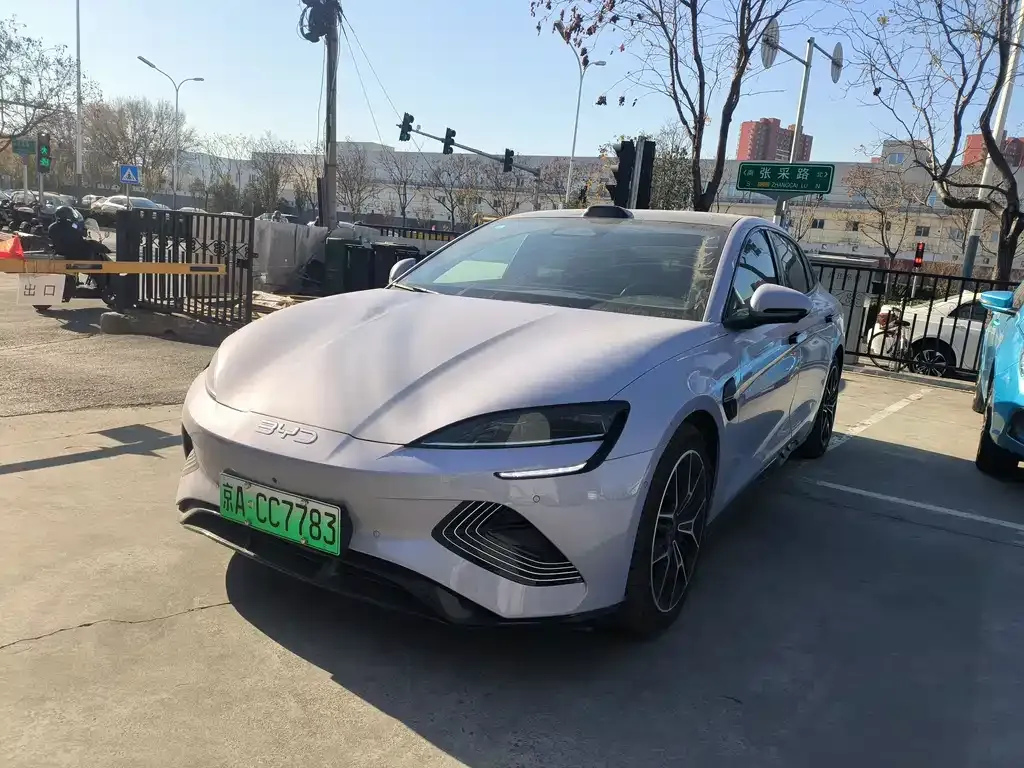 BYD Seal — фото 1