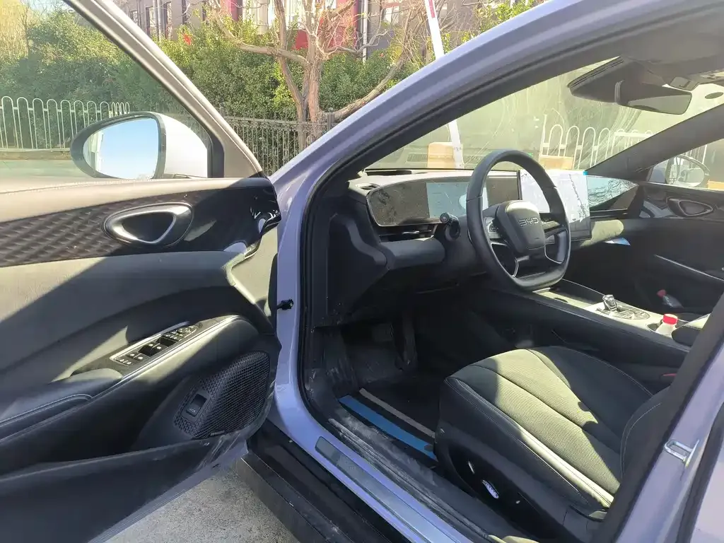 BYD Seal — фото 5