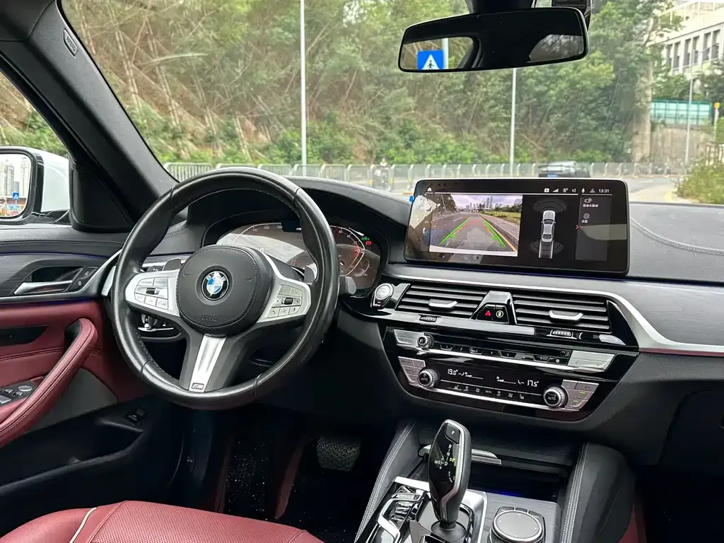 BMW 5 Series — фото 10