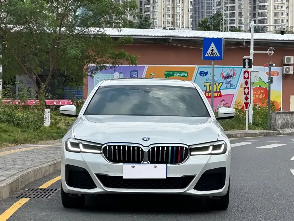 BMW 5 Series — фото 2