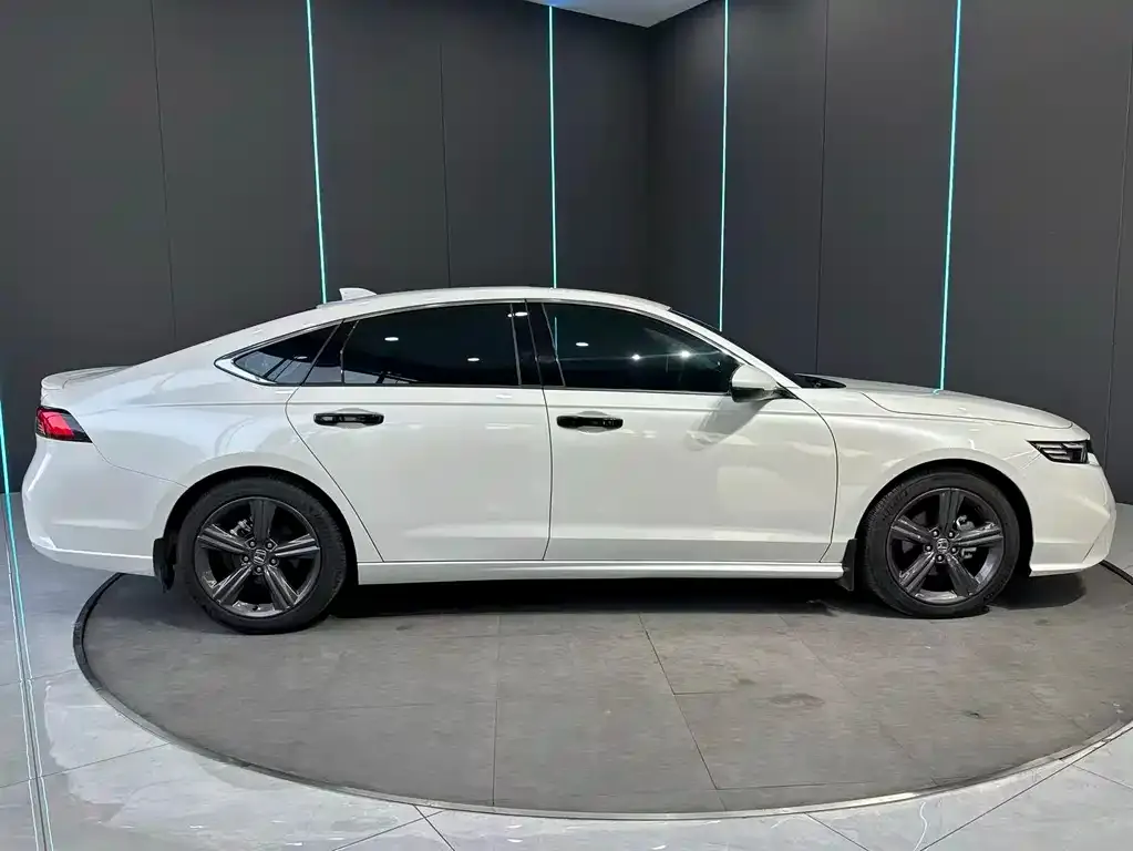 Honda Inspire 2023 из CN, фото 4