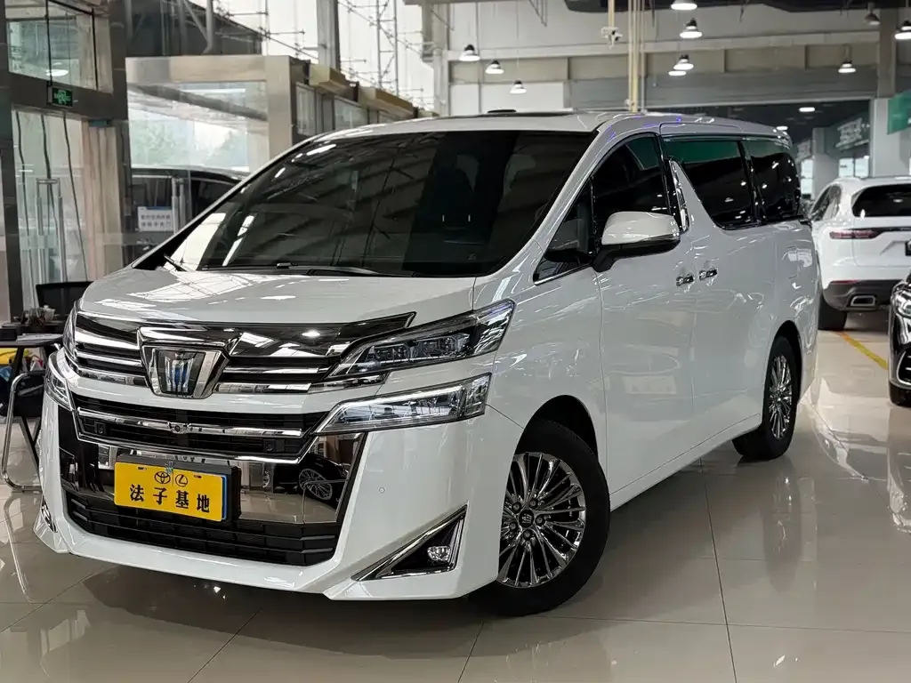 Toyota Vellfire 2022 из CN, фото 1