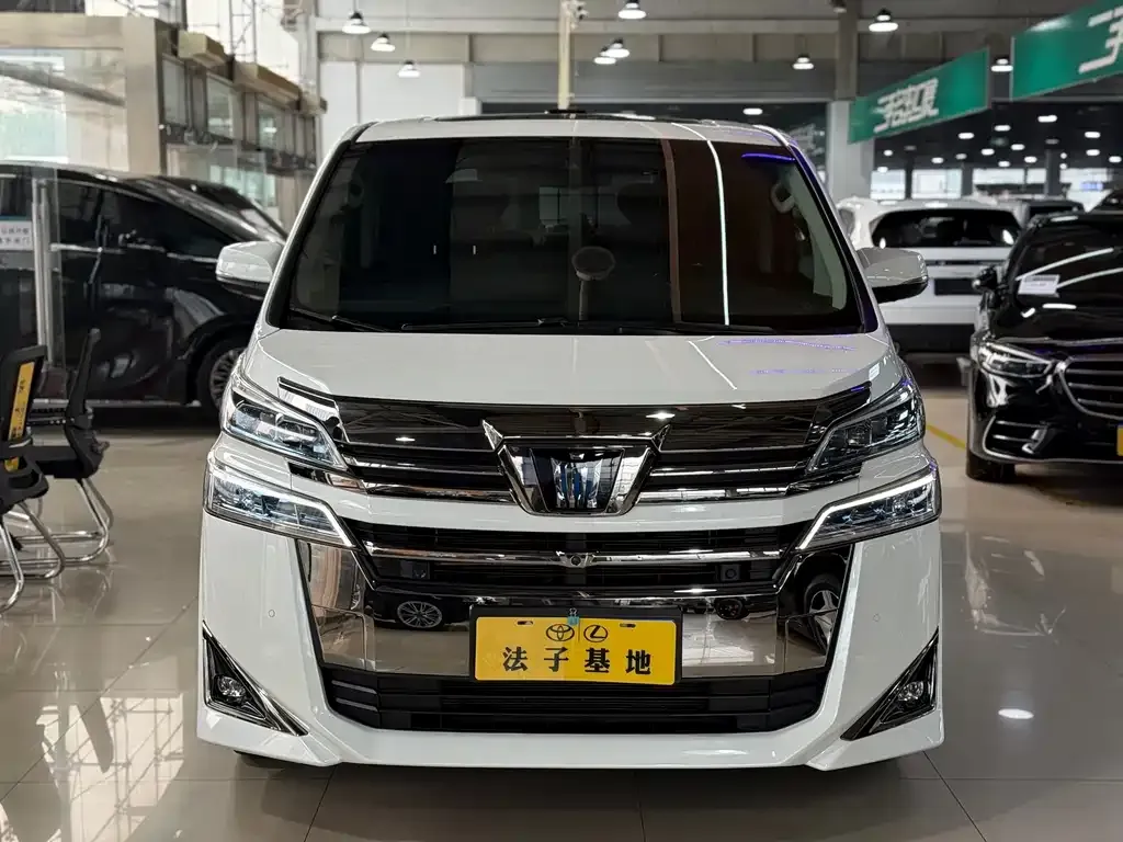 Toyota Vellfire 2022 из CN, фото 2