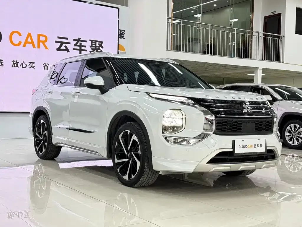 Mitsubishi Outlander — фото 3