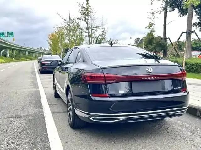 Volkswagen Passat — фото 9