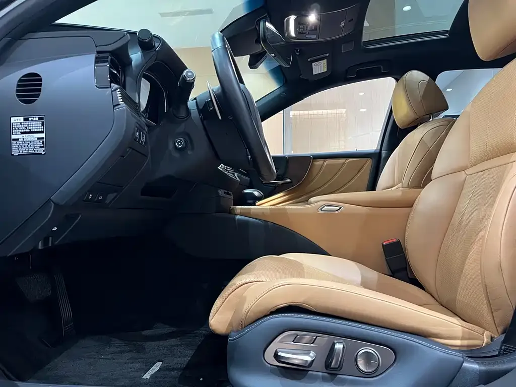 Lexus LS 2023 из CN, фото 10