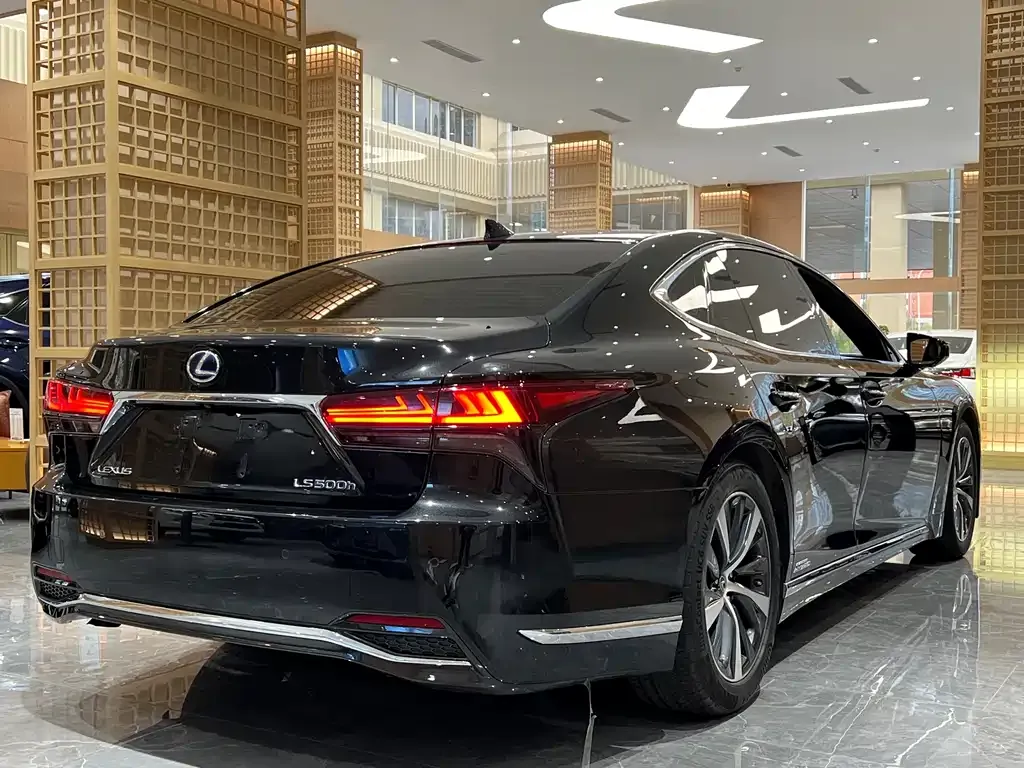 Lexus LS 2023 из CN, фото 5