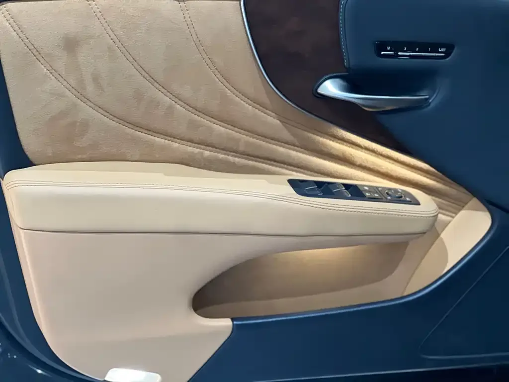 Lexus LS 2023 из CN, фото 8